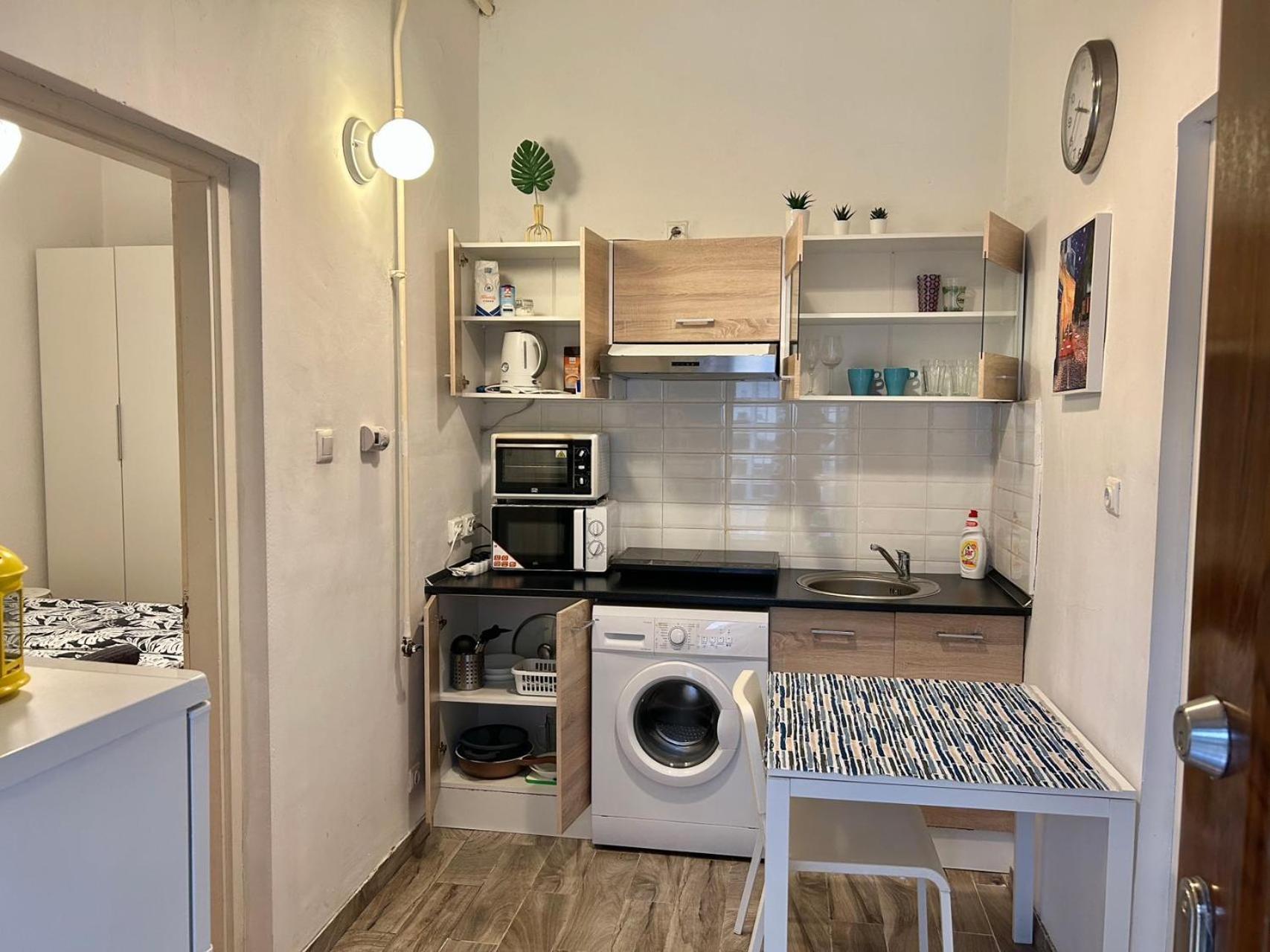 בודפשט No. 11 Apartment With 2 Bathrooms Next To Railway Station מראה חיצוני תמונה