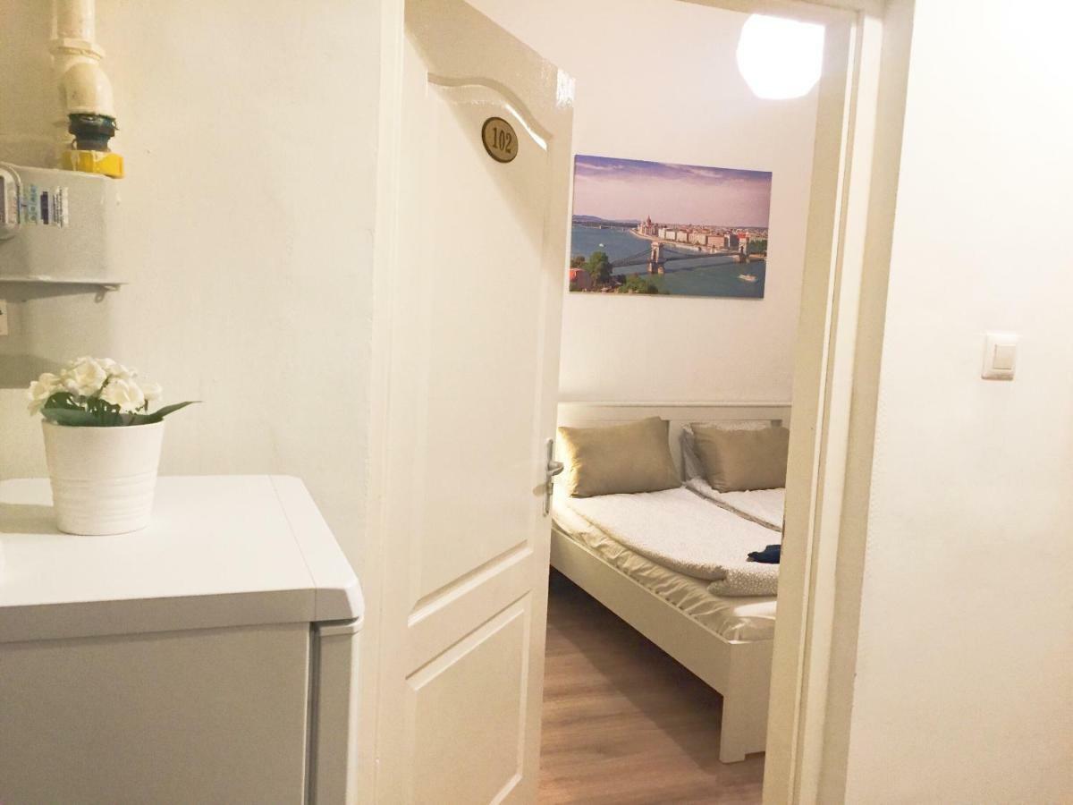 בודפשט No. 11 Apartment With 2 Bathrooms Next To Railway Station מראה חיצוני תמונה