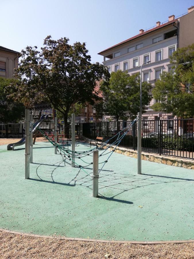 בודפשט No. 11 Apartment With 2 Bathrooms Next To Railway Station מראה חיצוני תמונה