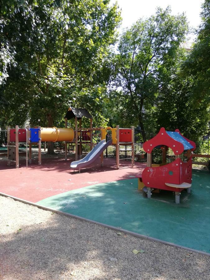 בודפשט No. 11 Apartment With 2 Bathrooms Next To Railway Station מראה חיצוני תמונה