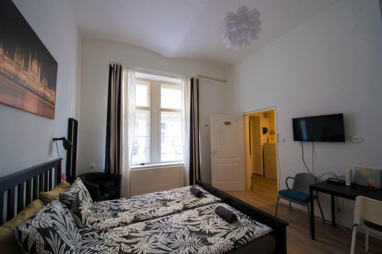 בודפשט No. 11 Apartment With 2 Bathrooms Next To Railway Station מראה חיצוני תמונה
